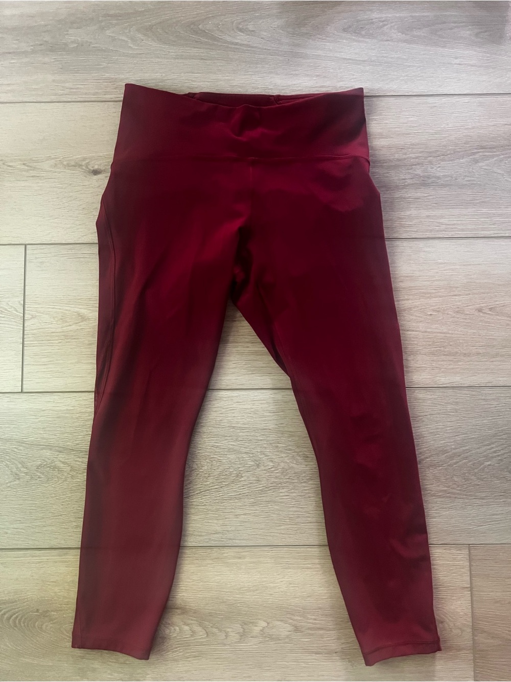 lululemon mesh detail luxtreme 25” size 10 Burgundy Leggings